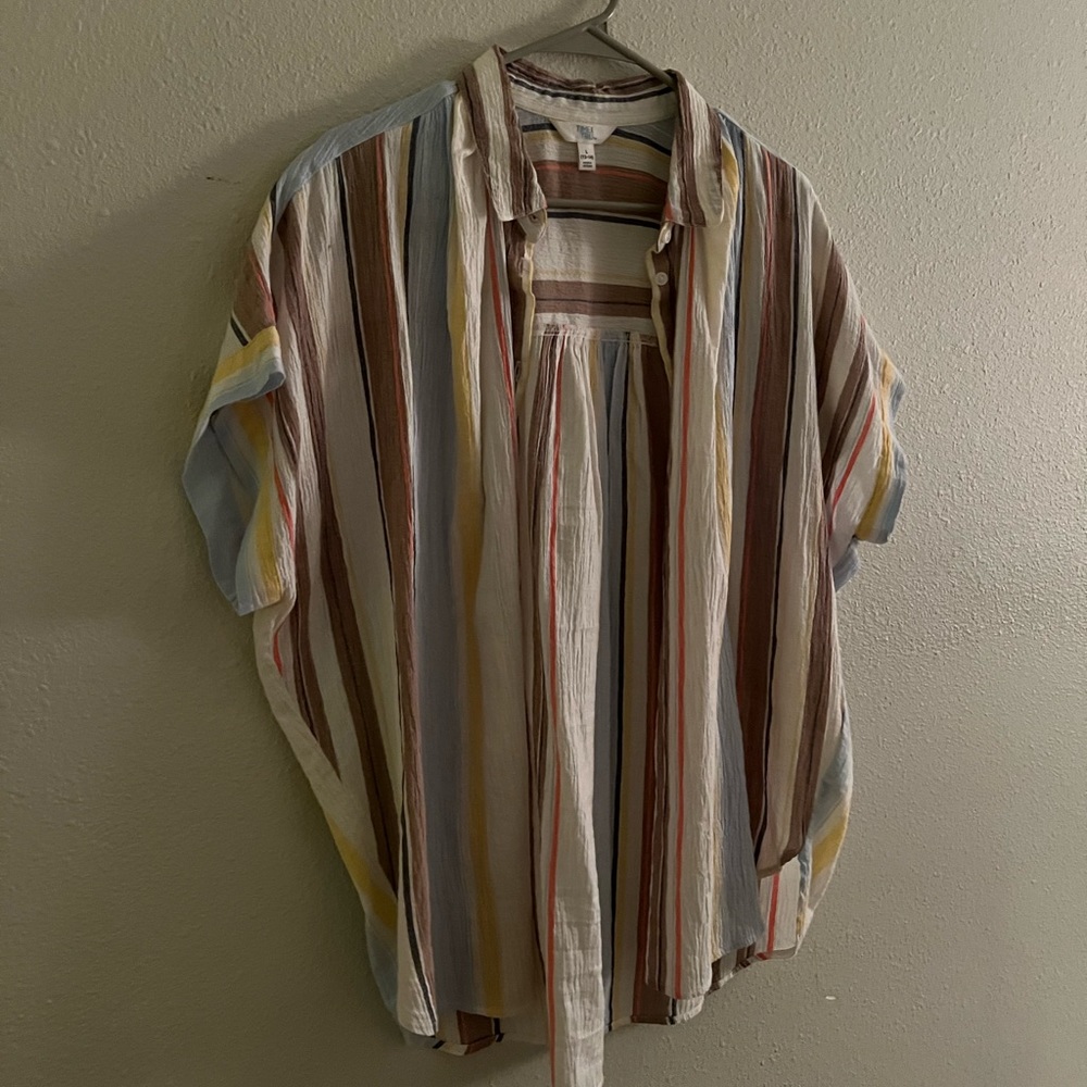 Button up top - Picture 2 of 3